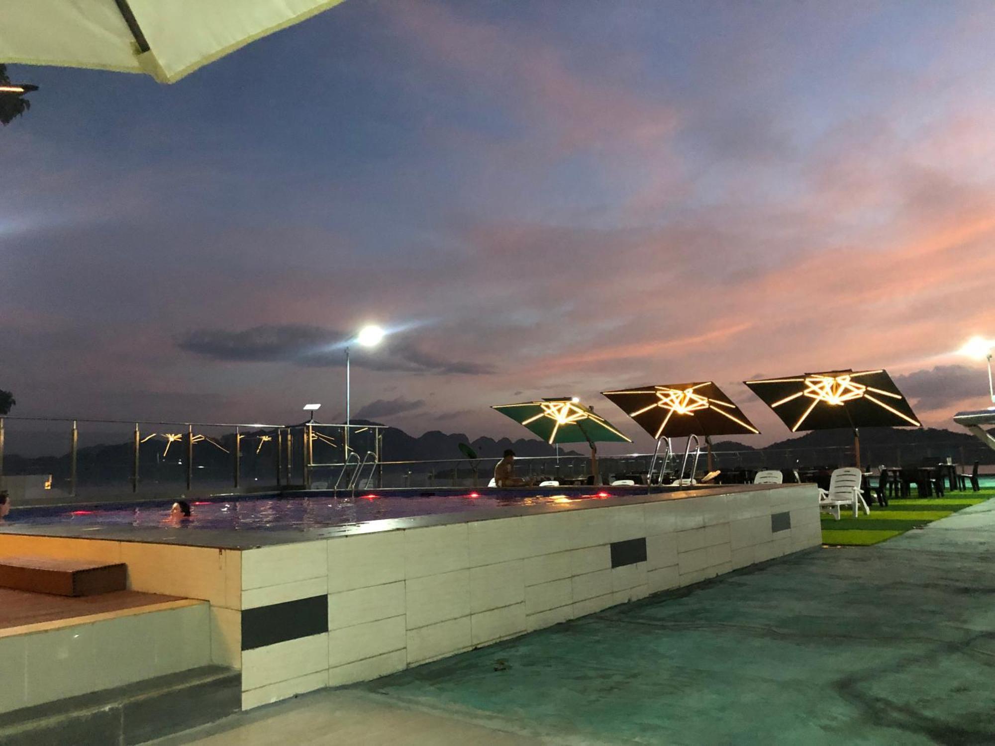 Sky Garden Hotel Coron Exteriör bild